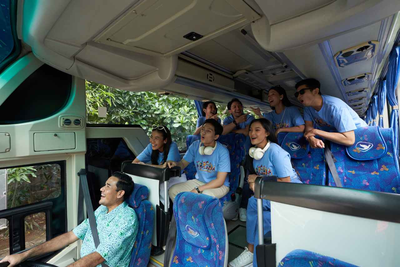 Layanan sewa bus wisata